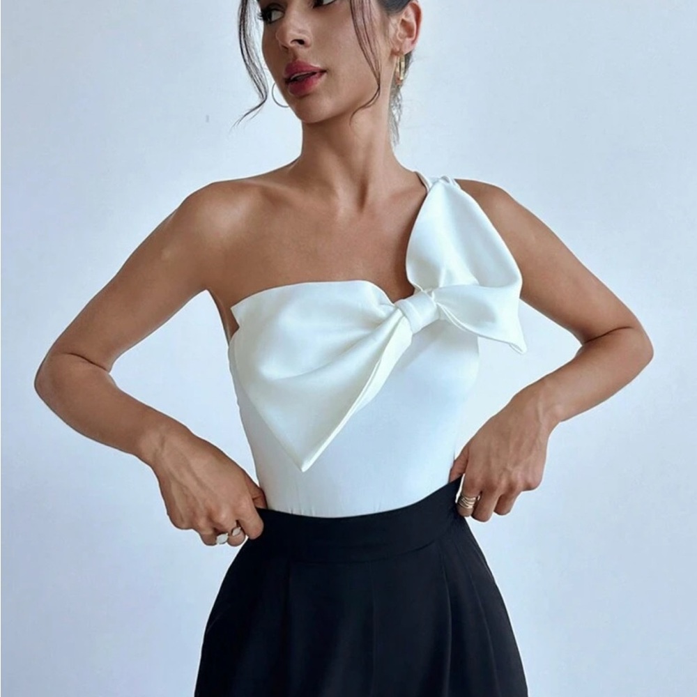 Women’s White Bodysuit - Bow - Size L